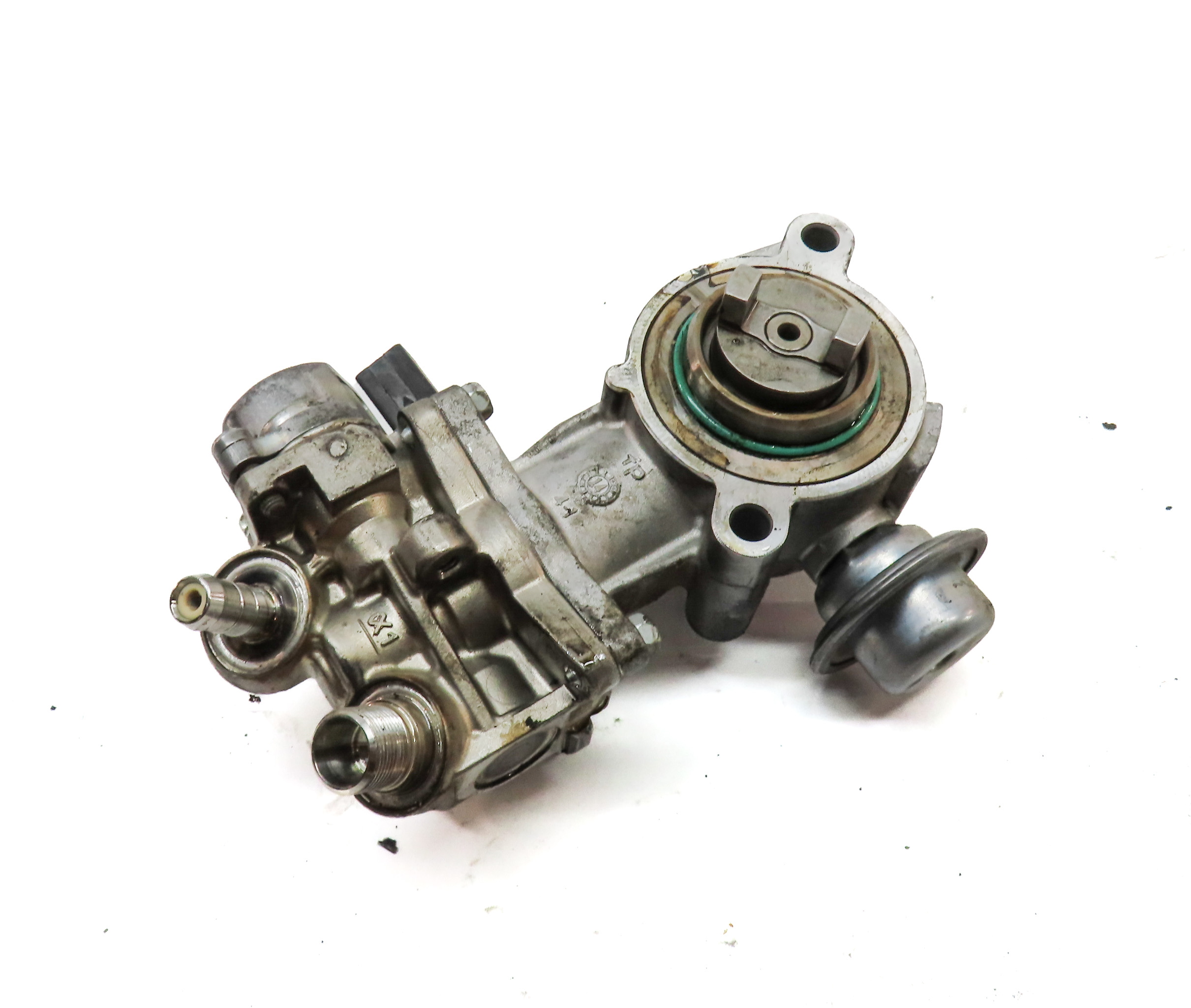 12-15 MERCEDES C250 SLK250 (R172 W204) 1.8L TURBO ENGINE HIGH PRESSURE FUEL PUMP — exact item pictured